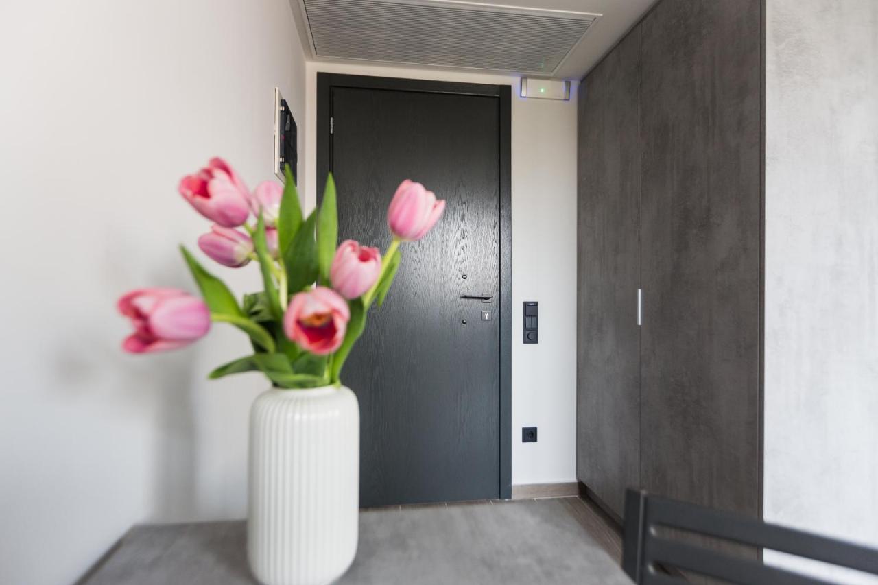 Aparthotel 12 Reasons Why Metaxourgeio Atenas Exterior foto