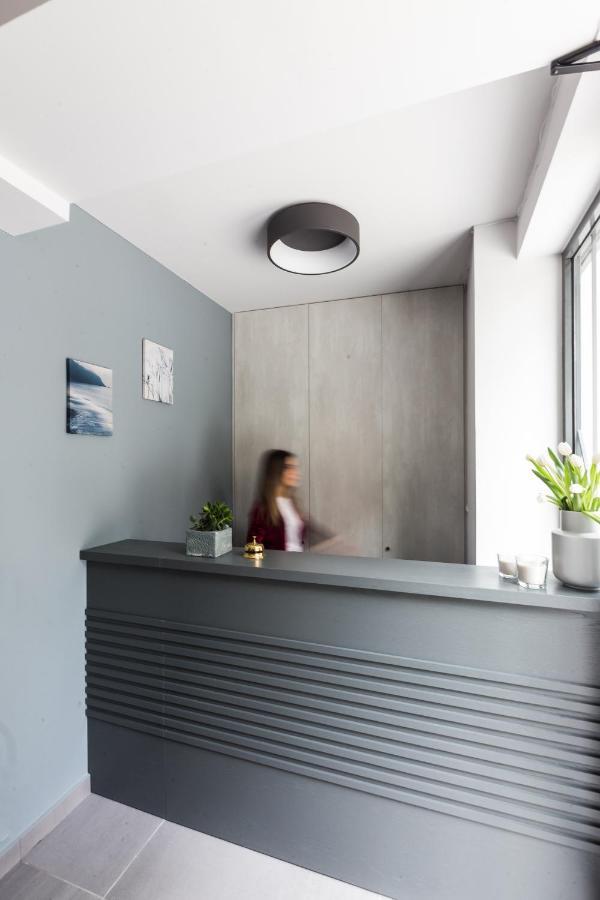 Aparthotel 12 Reasons Why Metaxourgeio Atenas Exterior foto