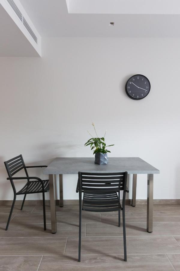 Aparthotel 12 Reasons Why Metaxourgeio Atenas Exterior foto