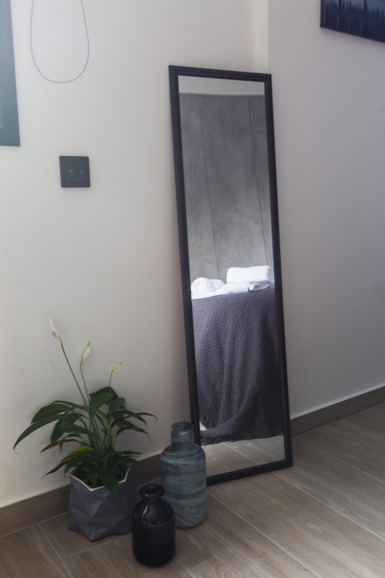 Aparthotel 12 Reasons Why Metaxourgeio Atenas Exterior foto